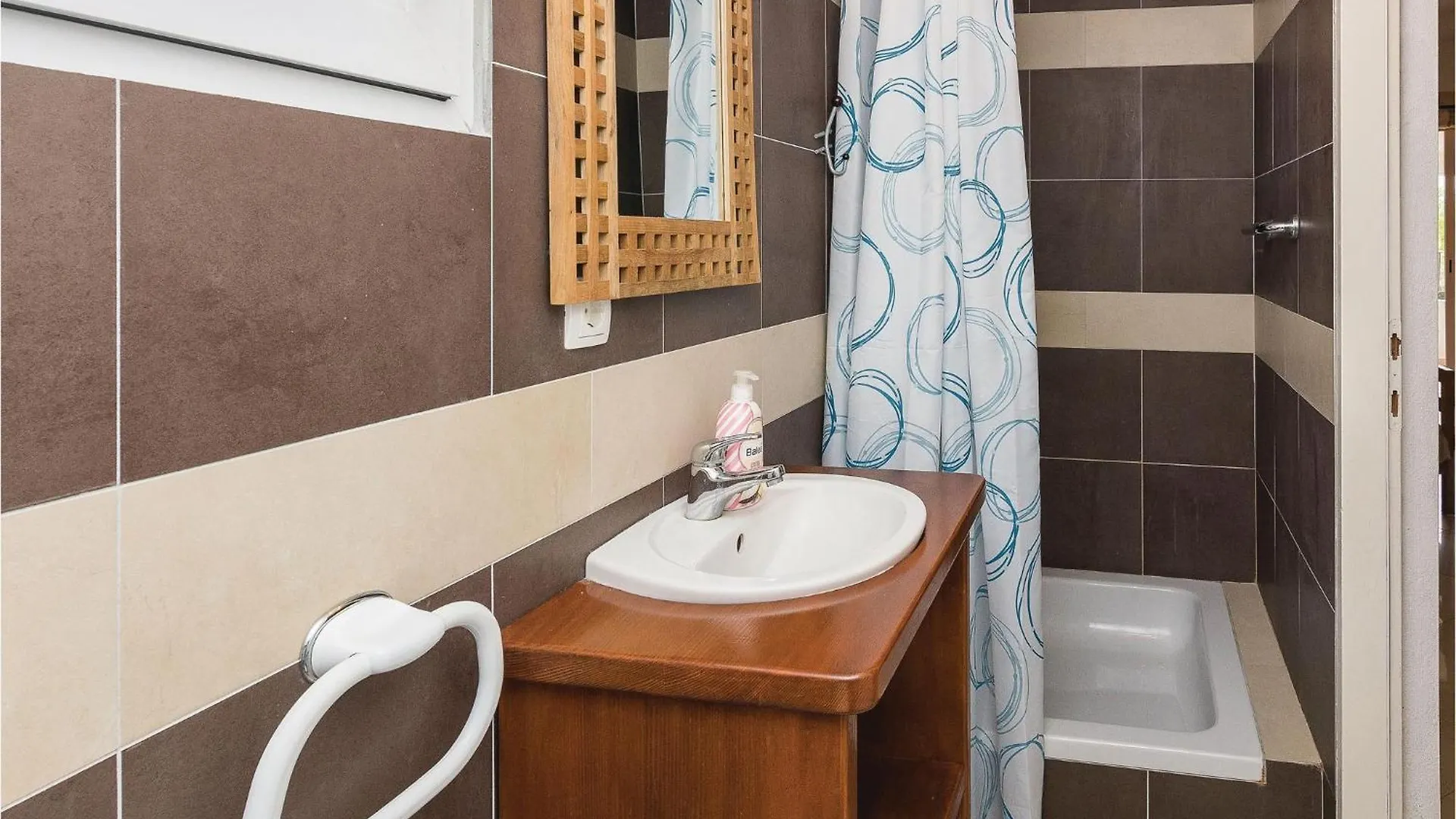 1 Bedroom Cozy Apartment In ヴィル 0*,  クロアチア