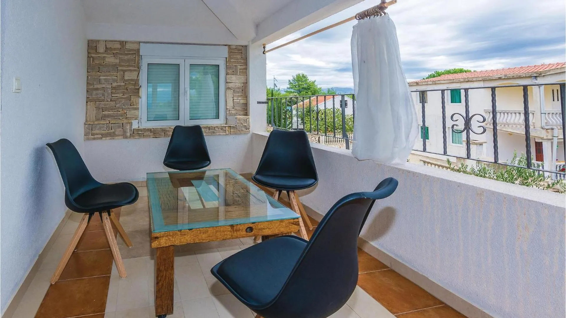 1 Bedroom Cozy Apartment In ヴィル クロアチア